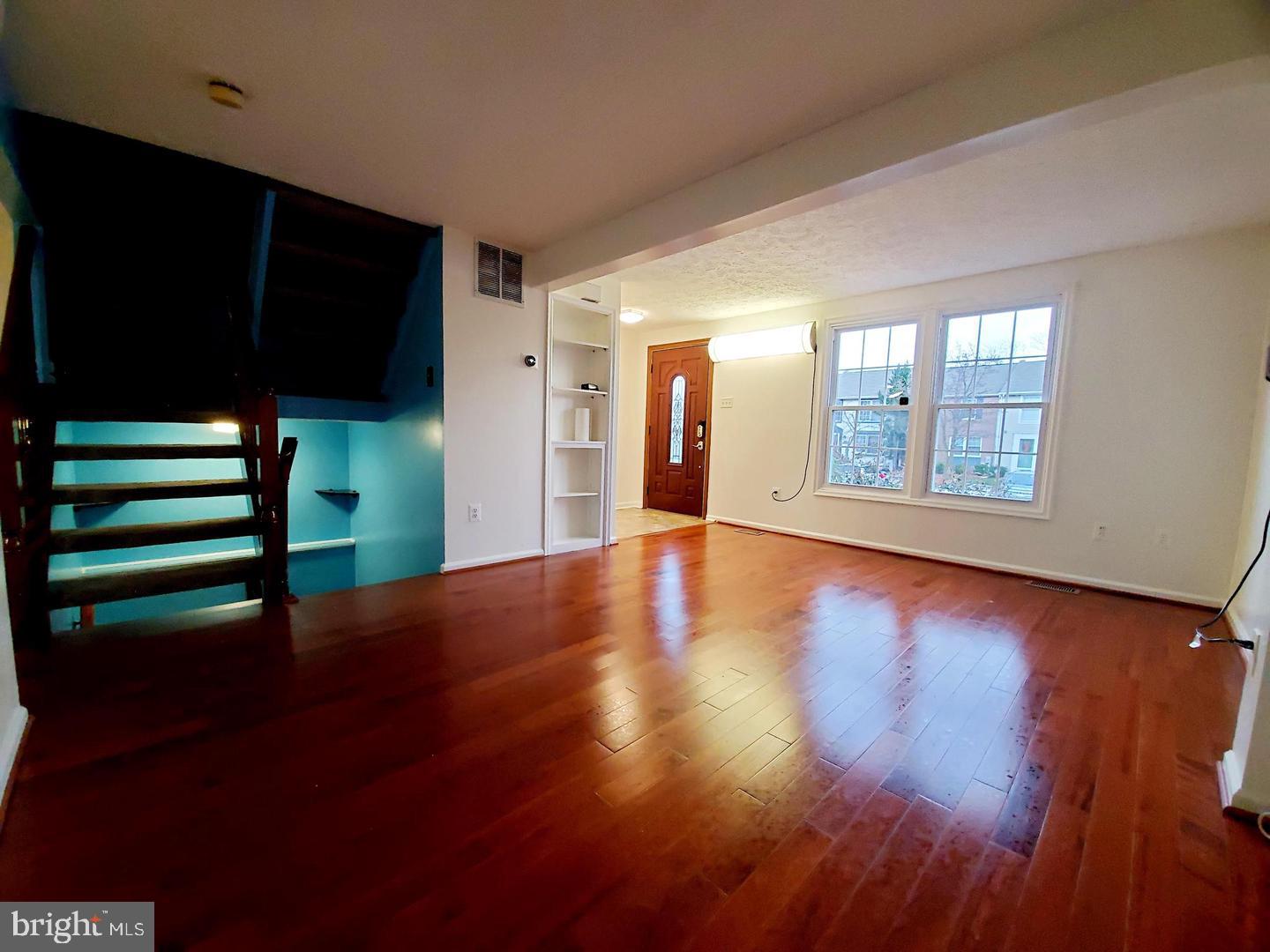 24 Ramsgate Ct Property Photo 6