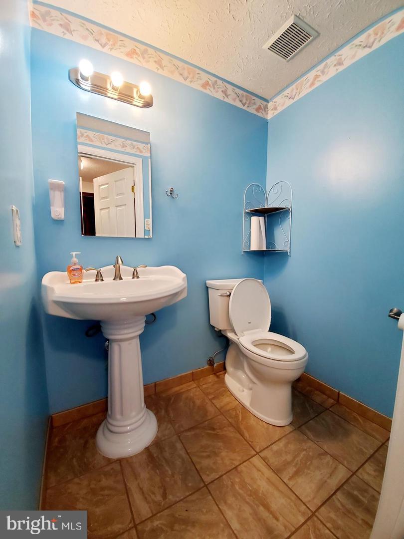 24 Ramsgate Ct Property Photo 7