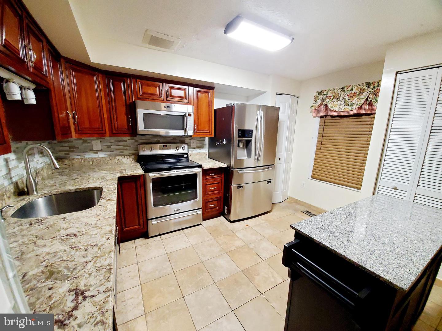 24 Ramsgate Ct Property Photo 11