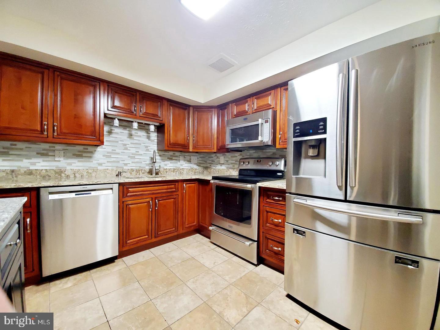 24 Ramsgate Ct Property Photo 14
