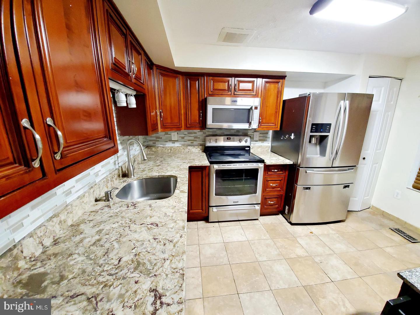 24 Ramsgate Ct Property Photo 15