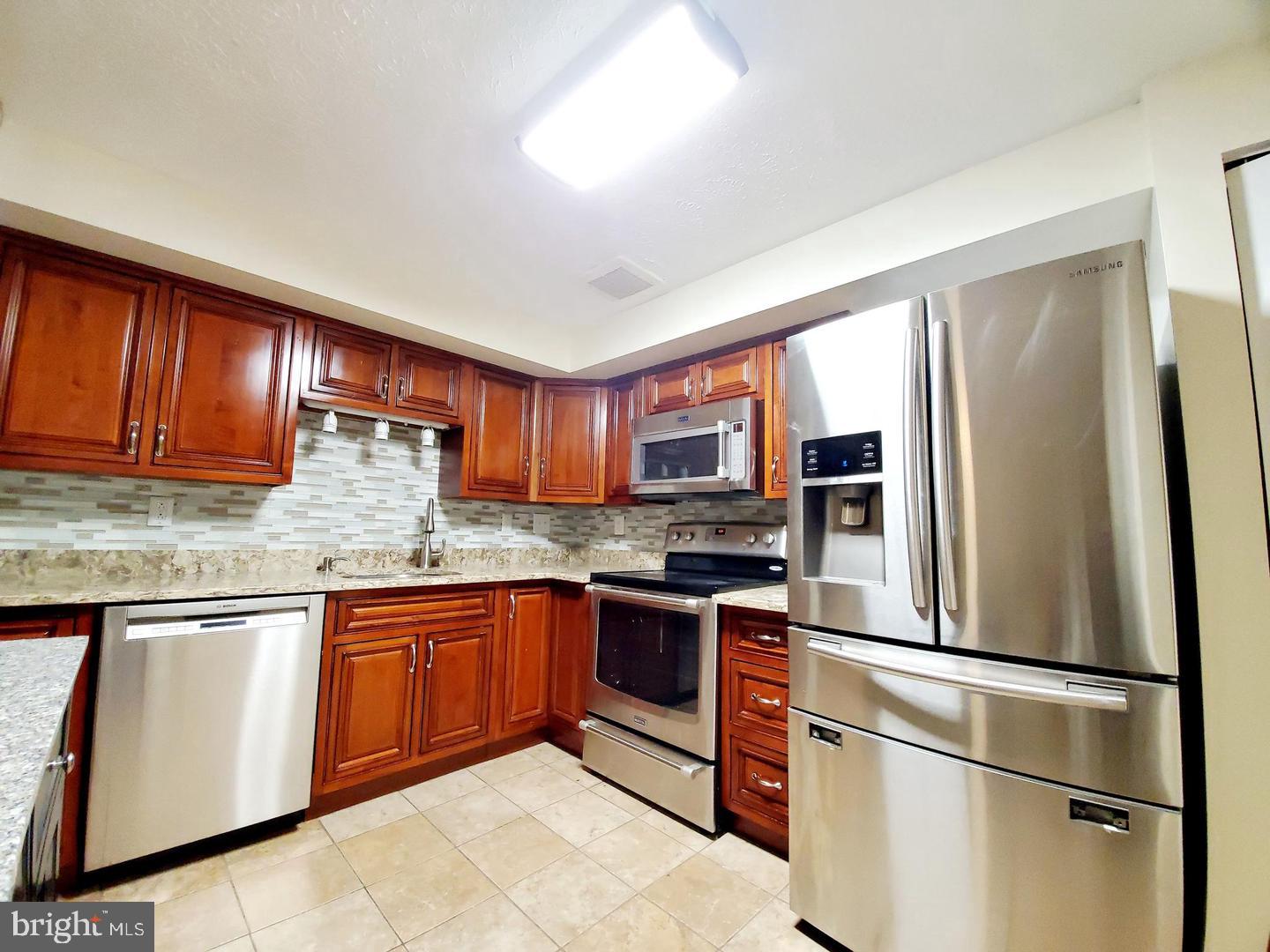 24 Ramsgate Ct Property Photo 16