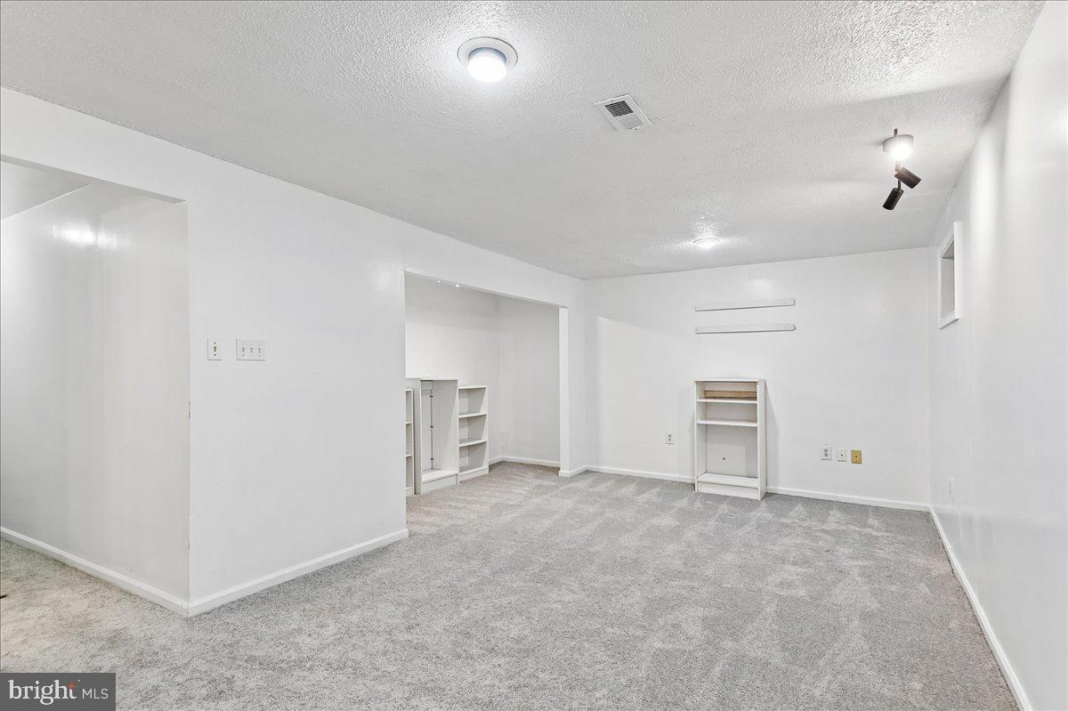 9621 Mendoza Rd Property Photo 25