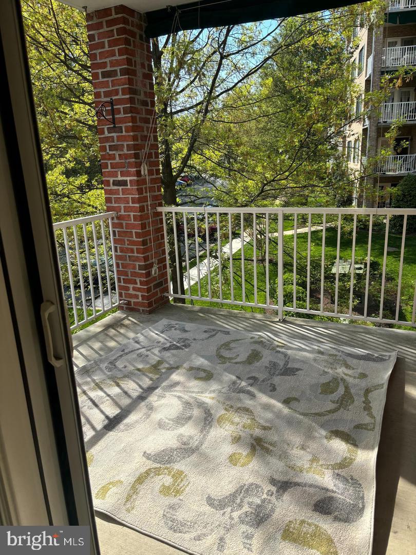 12011 Tralee Rd #302 Property Photo 4