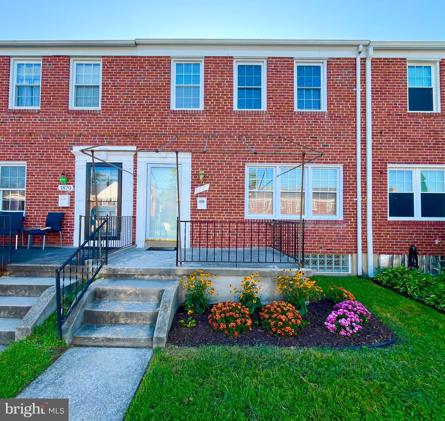 1872 Edgewood Rd Property Photo 1