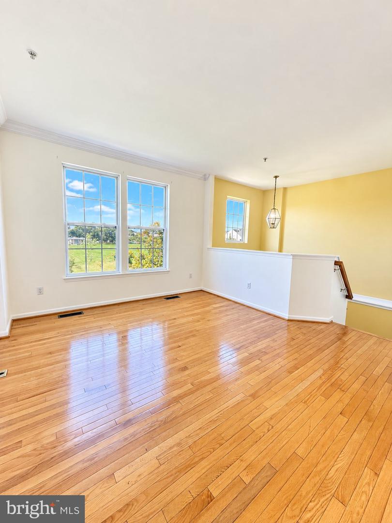 9708 Leah Way Property Photo 2