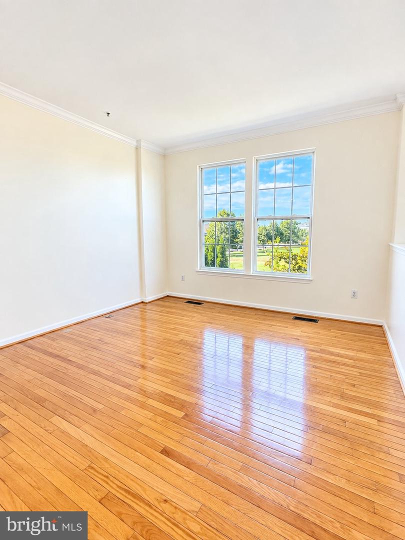 9708 Leah Way Property Photo 3
