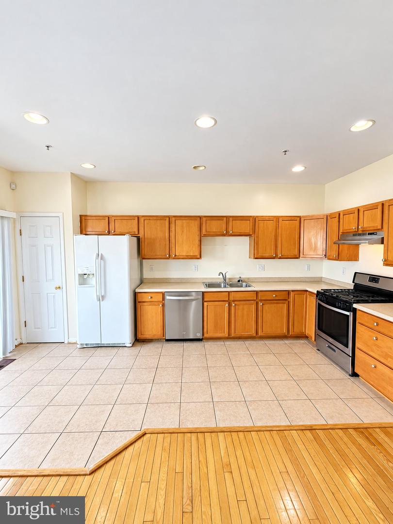 9708 Leah Way Property Photo 6