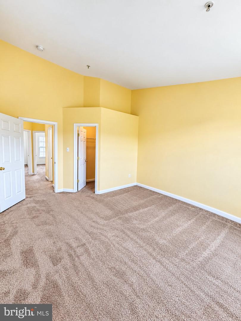9708 Leah Way Property Photo 10