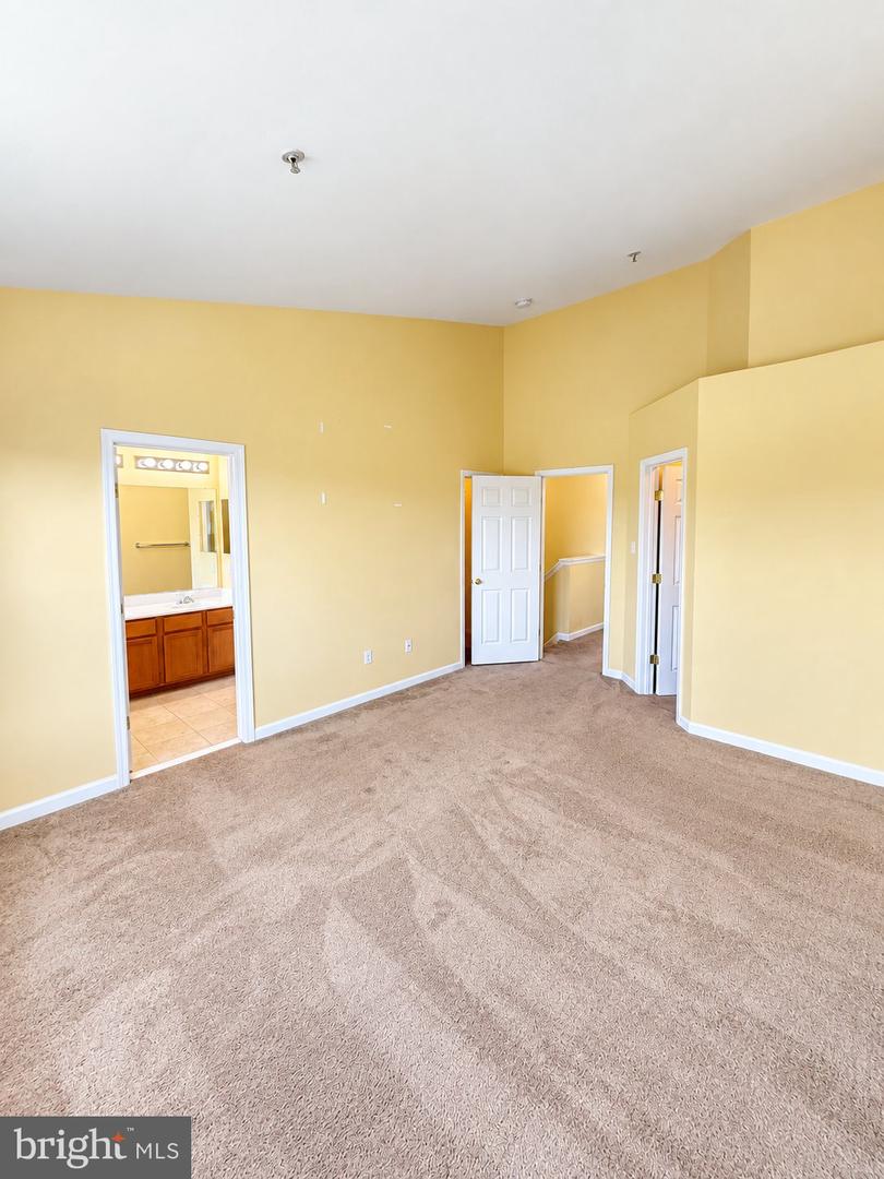 9708 Leah Way Property Photo 11
