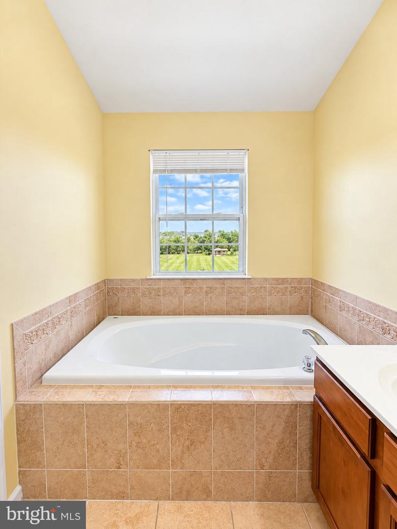 9708 Leah Way Property Photo 15