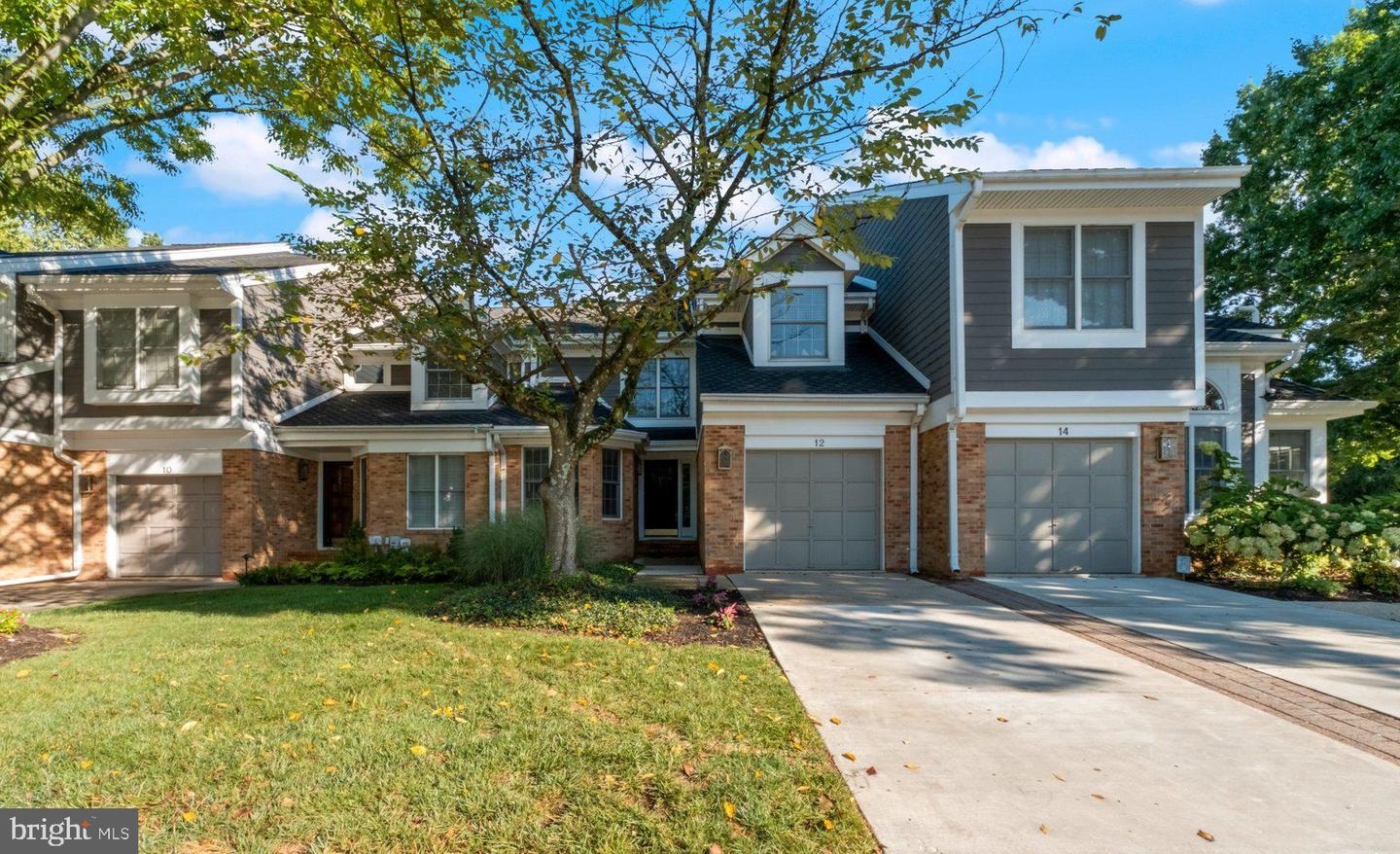 12 River Oaks Cir Property Photo 1