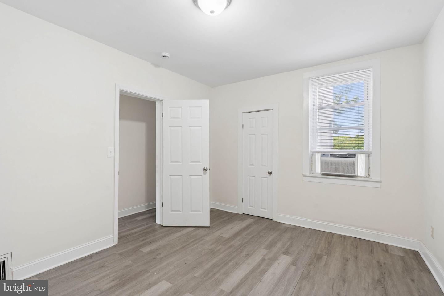 540 46th St Property Photo 12