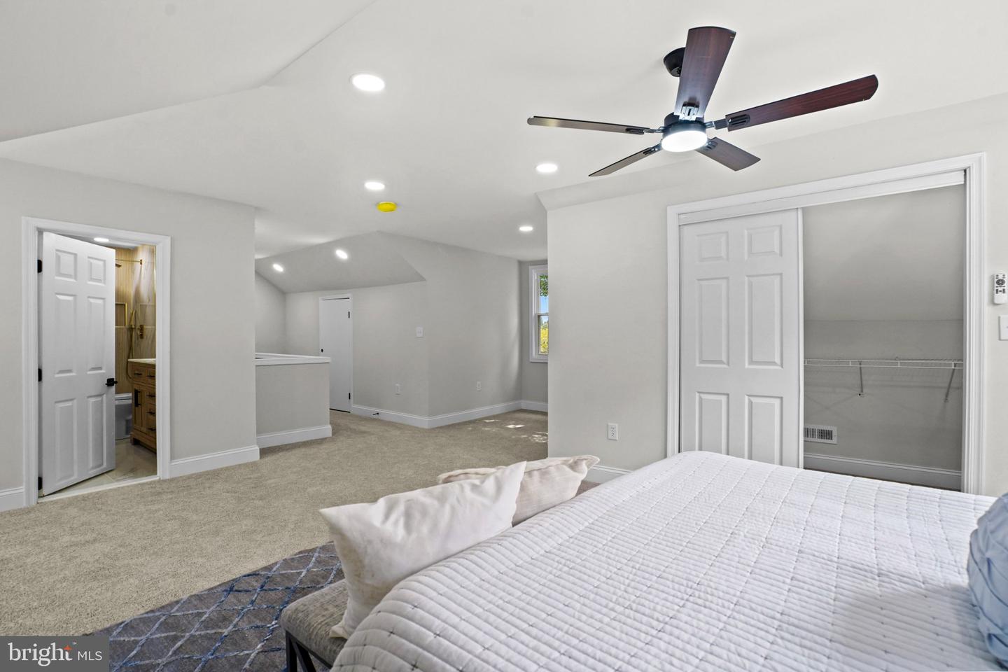 1905 Featherbed Ln Property Photo 8