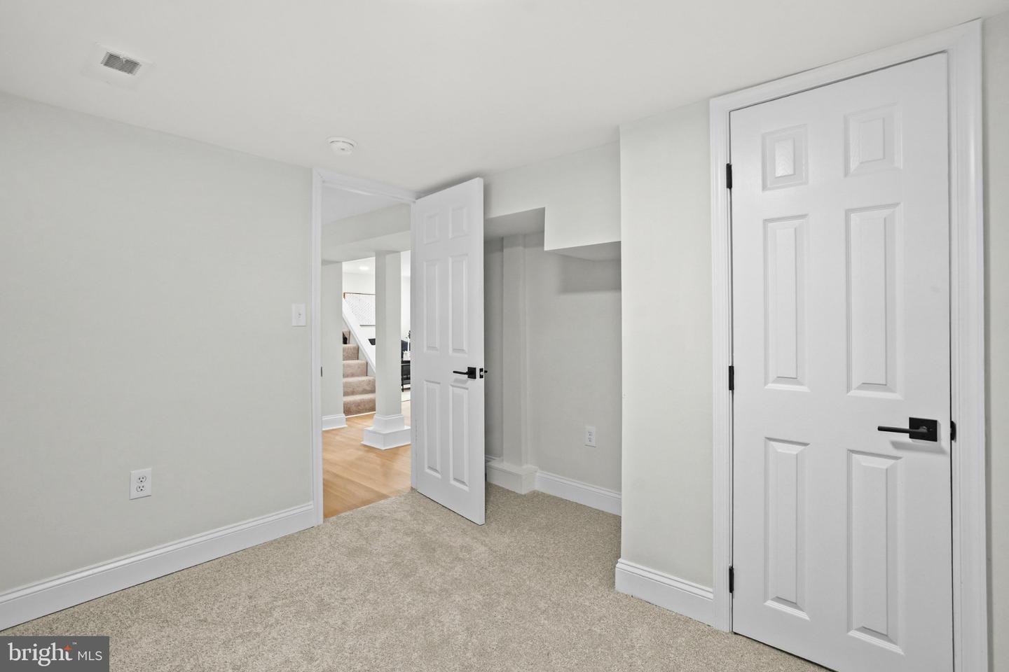 1905 Featherbed Ln Property Photo 37