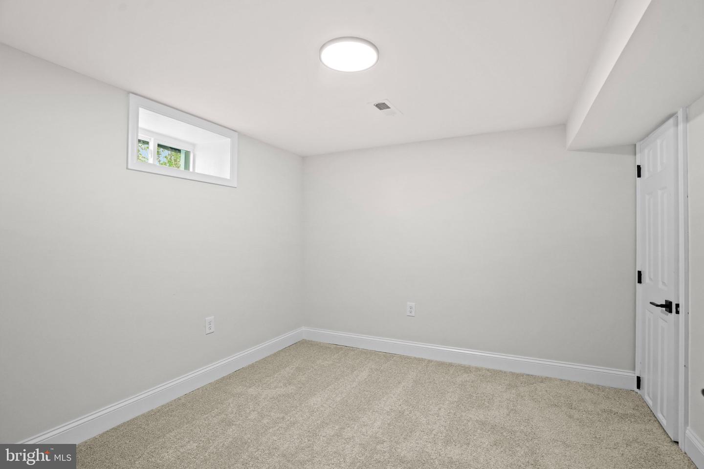 1905 Featherbed Ln Property Photo 38