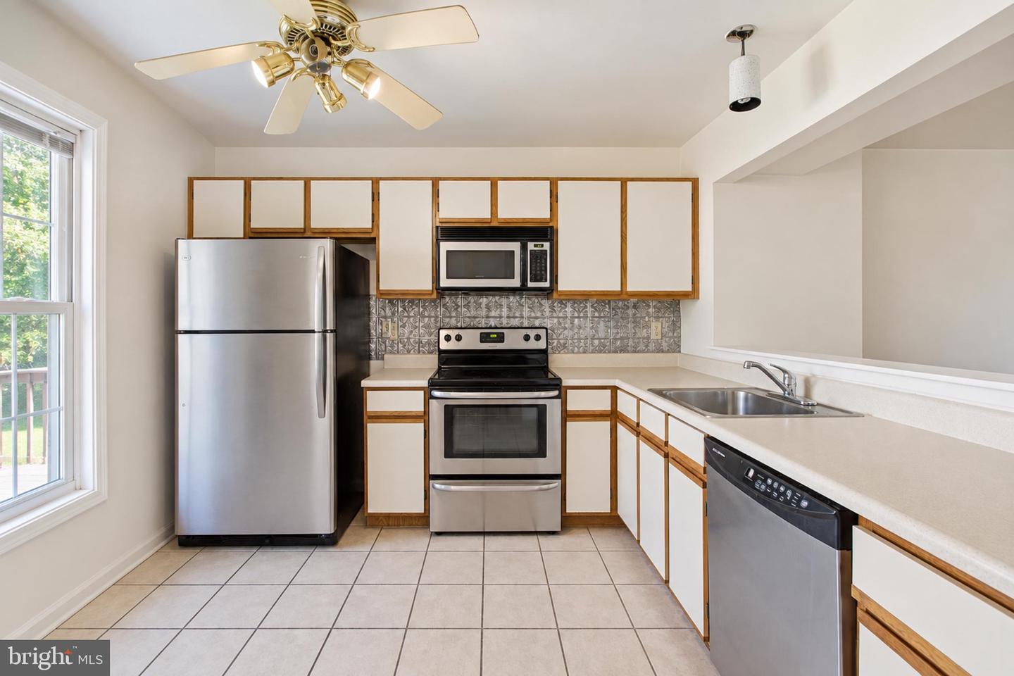 3803 Glenview Ter Property Photo 4