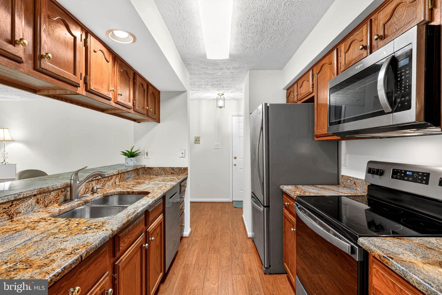 1436 Greenbriar Cir #3-1436 Property Photo 5