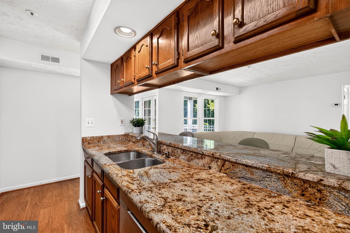 1436 Greenbriar Cir #3-1436 Property Photo 9