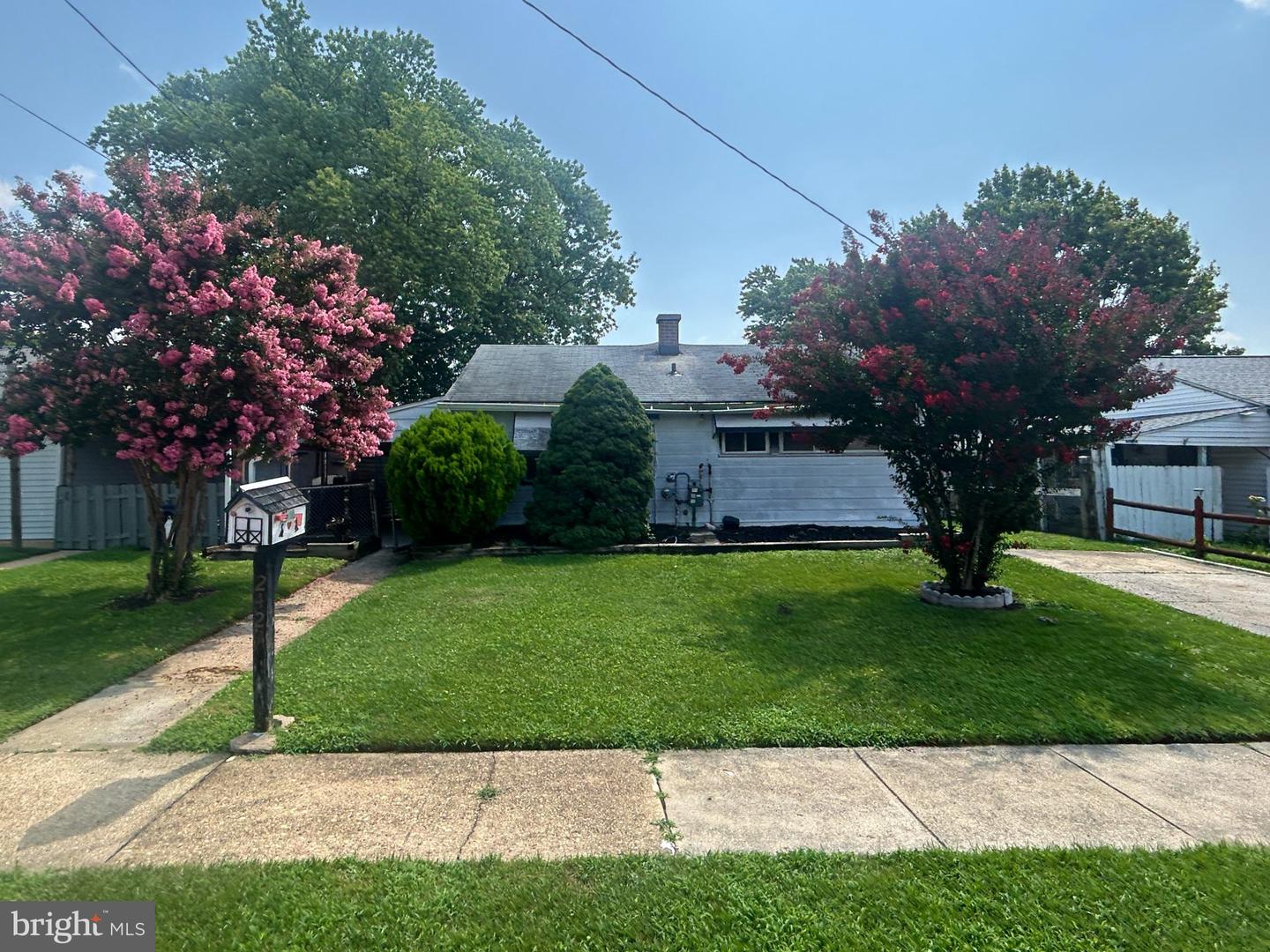 2421 Saratoga Ave Property Photo 1