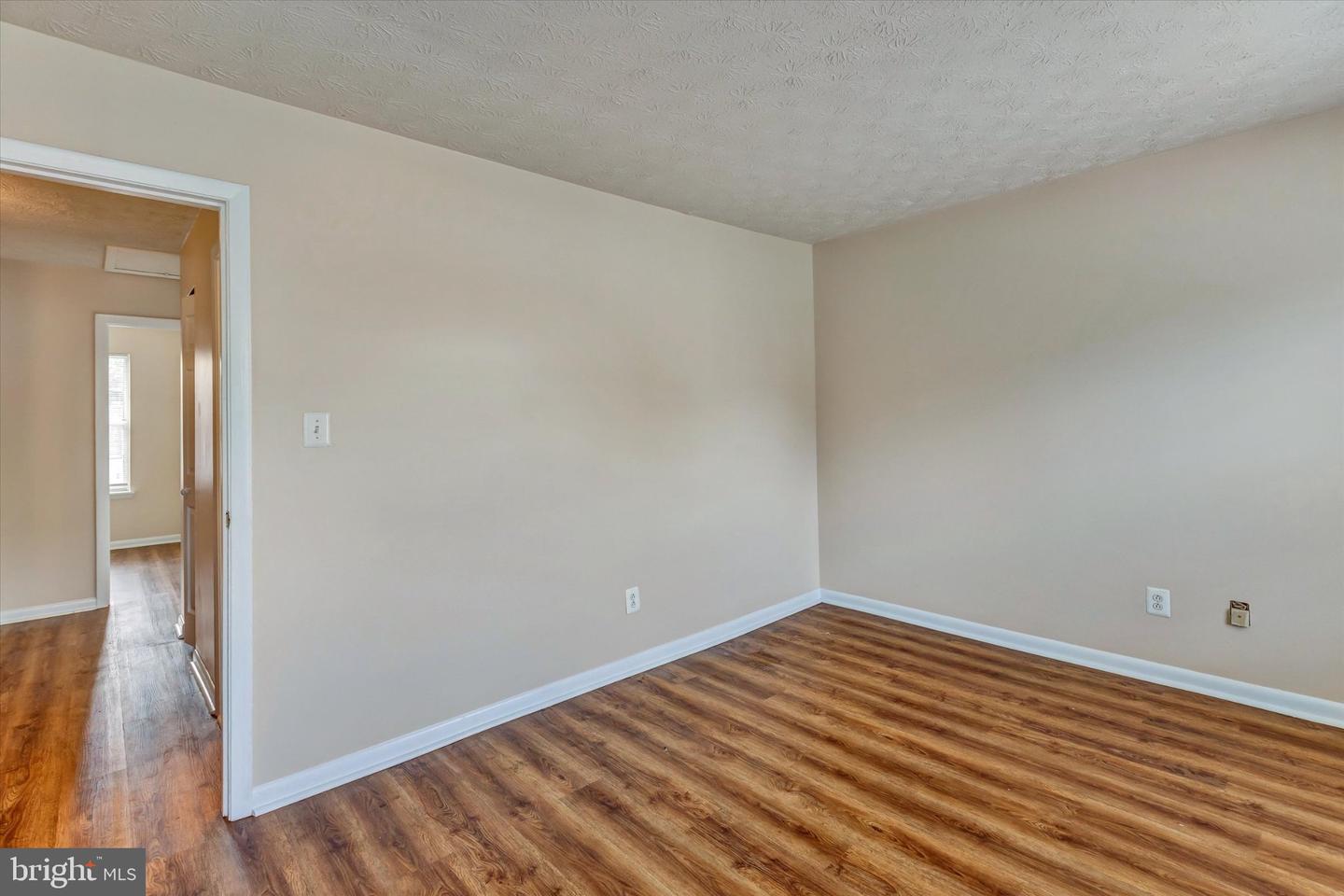 73 Chelmsford Ct Property Photo 30
