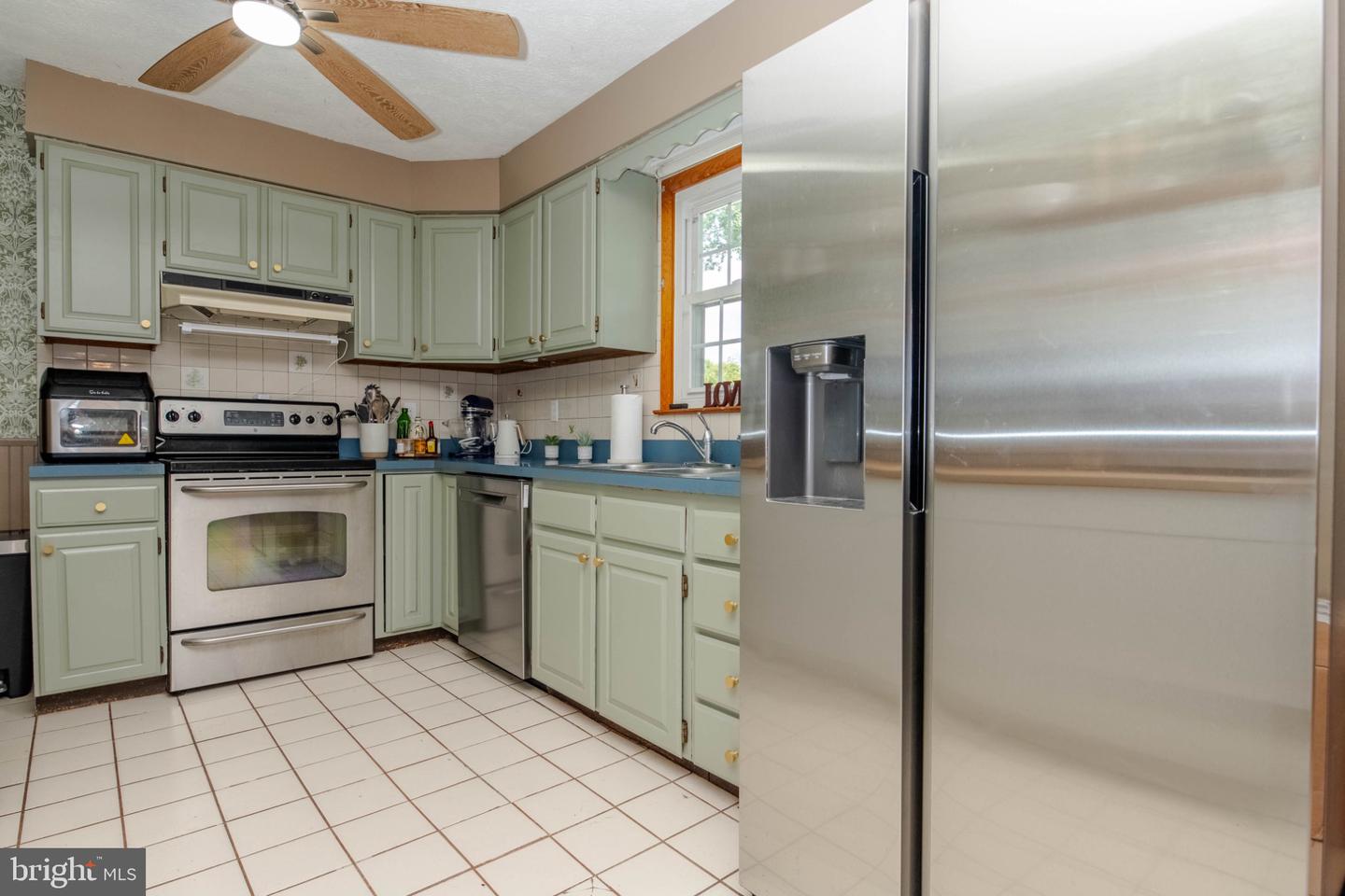 6824 Cornell Rd Property Photo 4