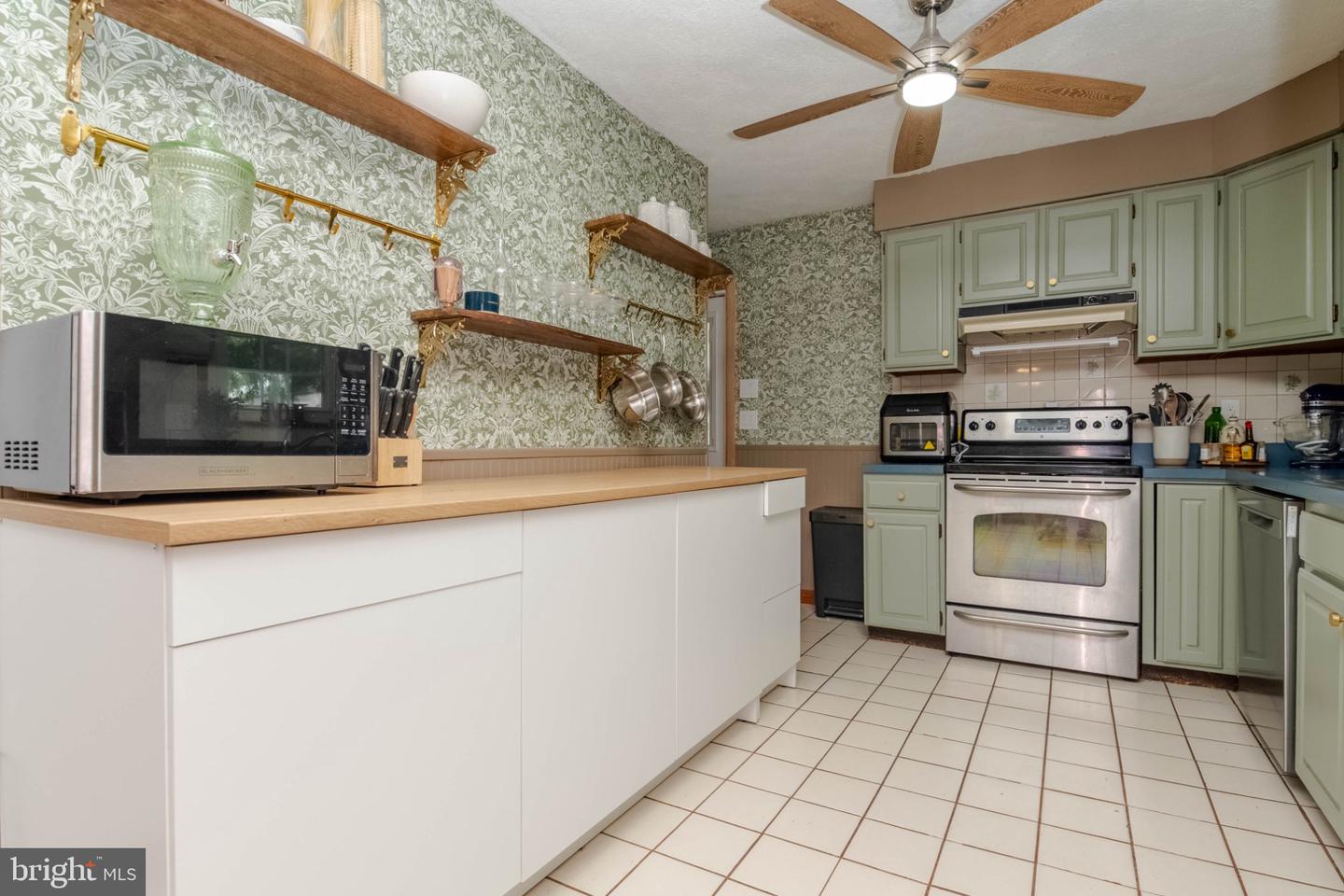 6824 Cornell Rd Property Photo 15