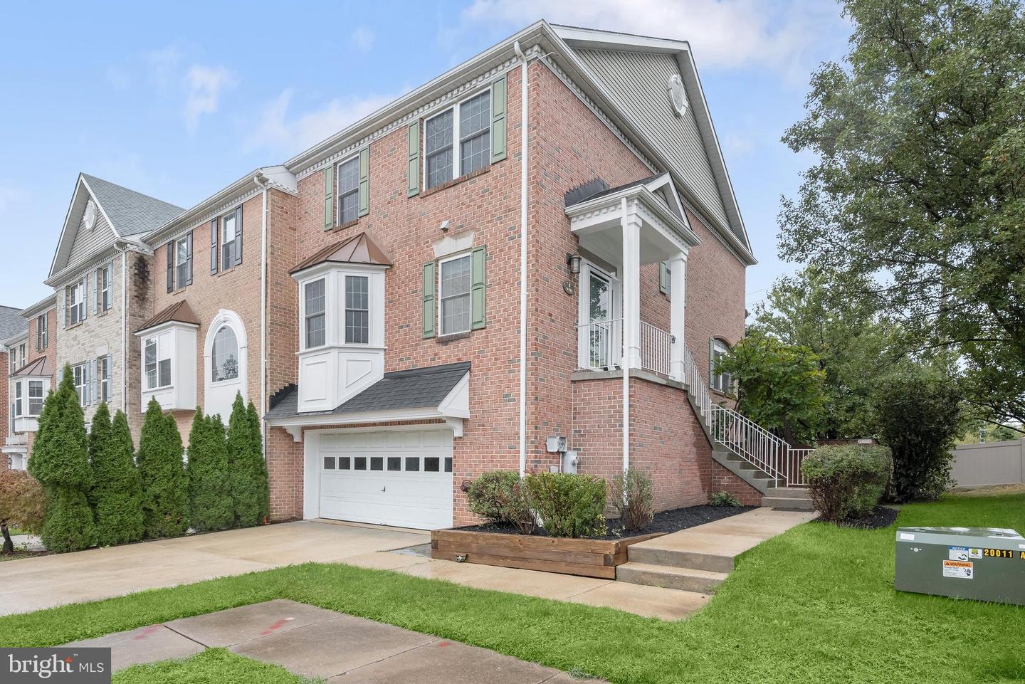 9411 GEORGIAN WAY Property Photo 1