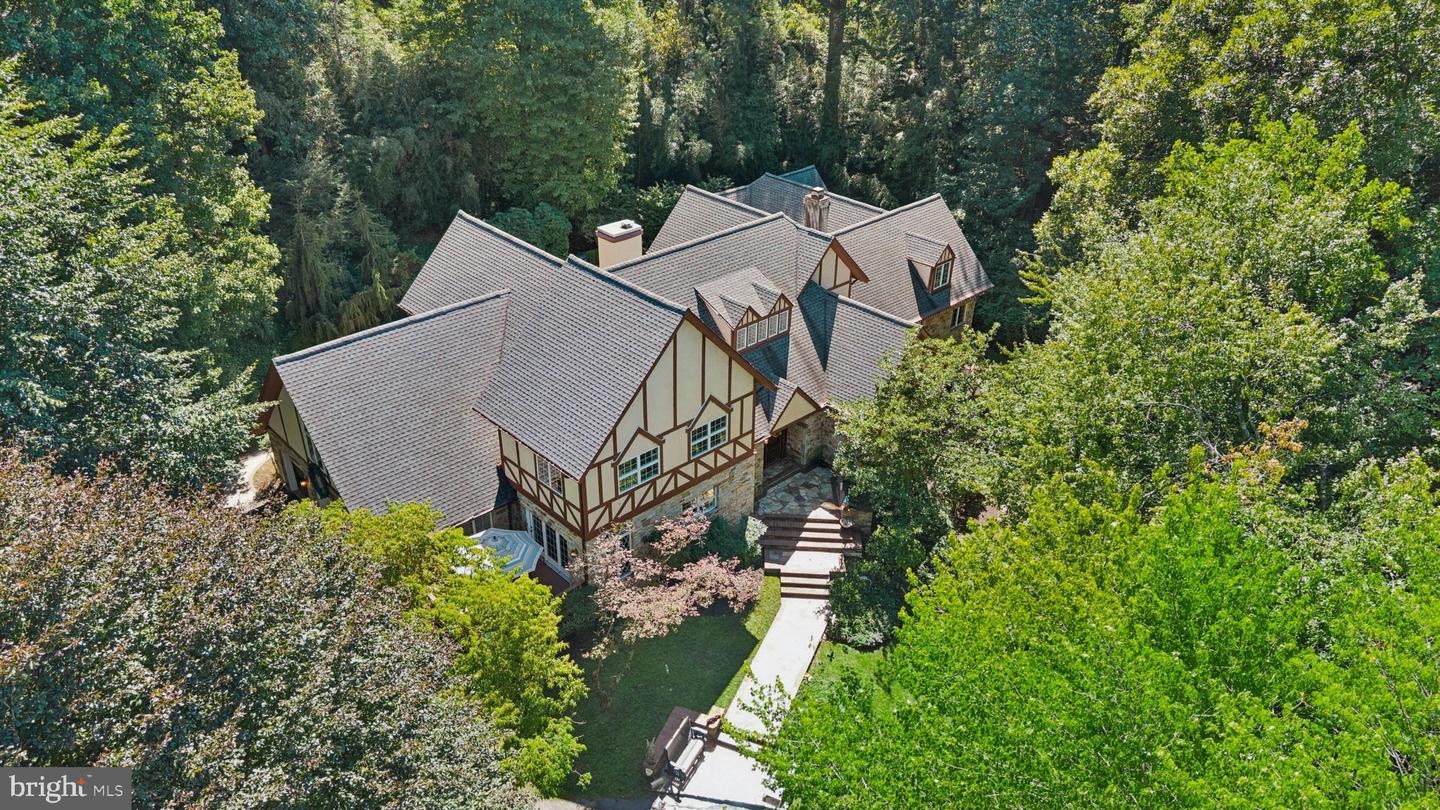 2 Roland Ct Property Photo 3