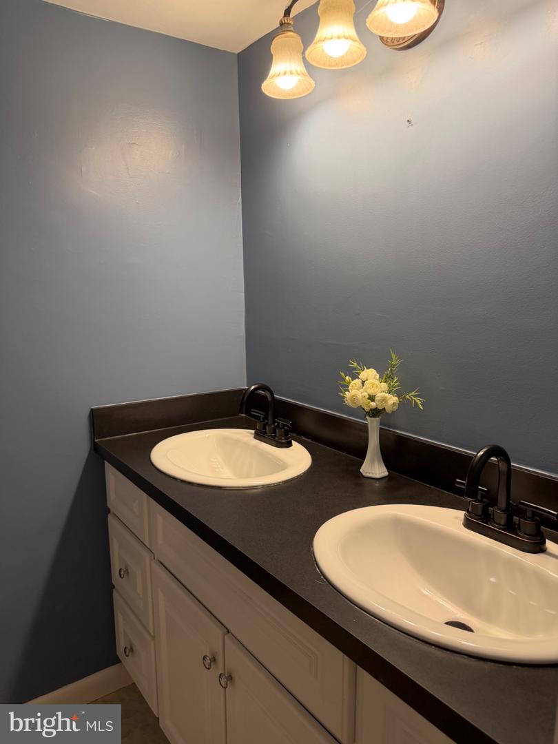 101 Fitz Ct #t-3 Property Photo 13