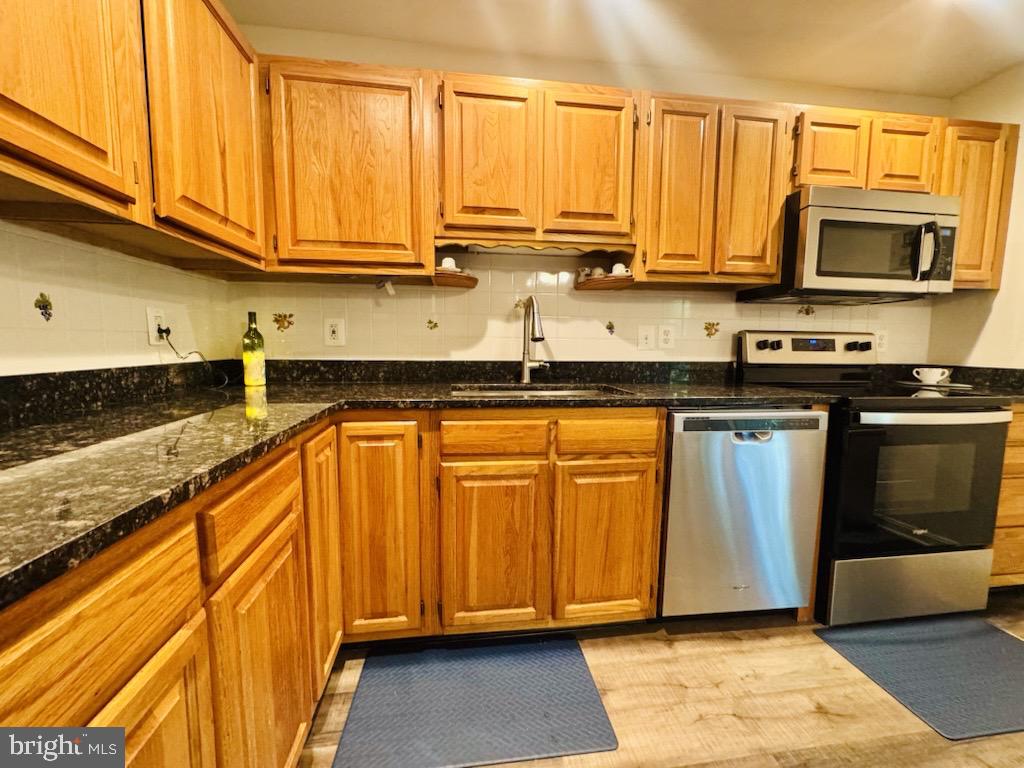 3901 Hannon Ct #g Property Photo 7