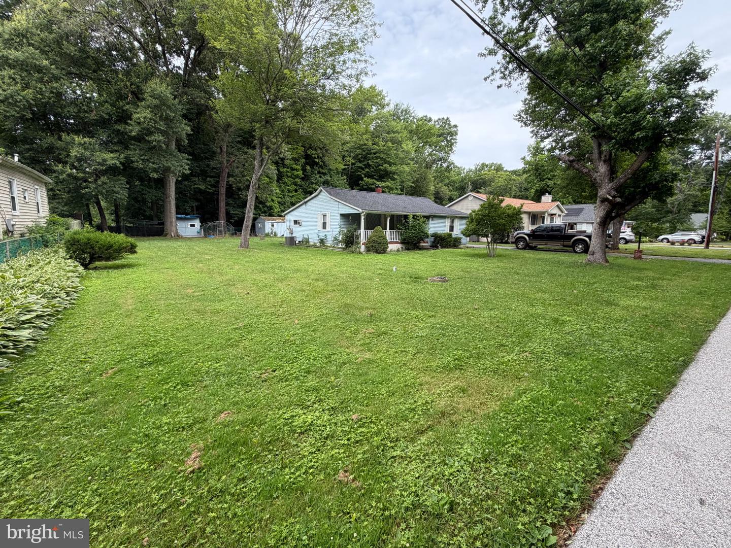 1132 Maple Rd Property Photo 2