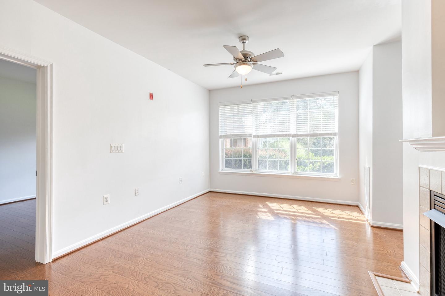 400 Symphony #142e Property Photo 4