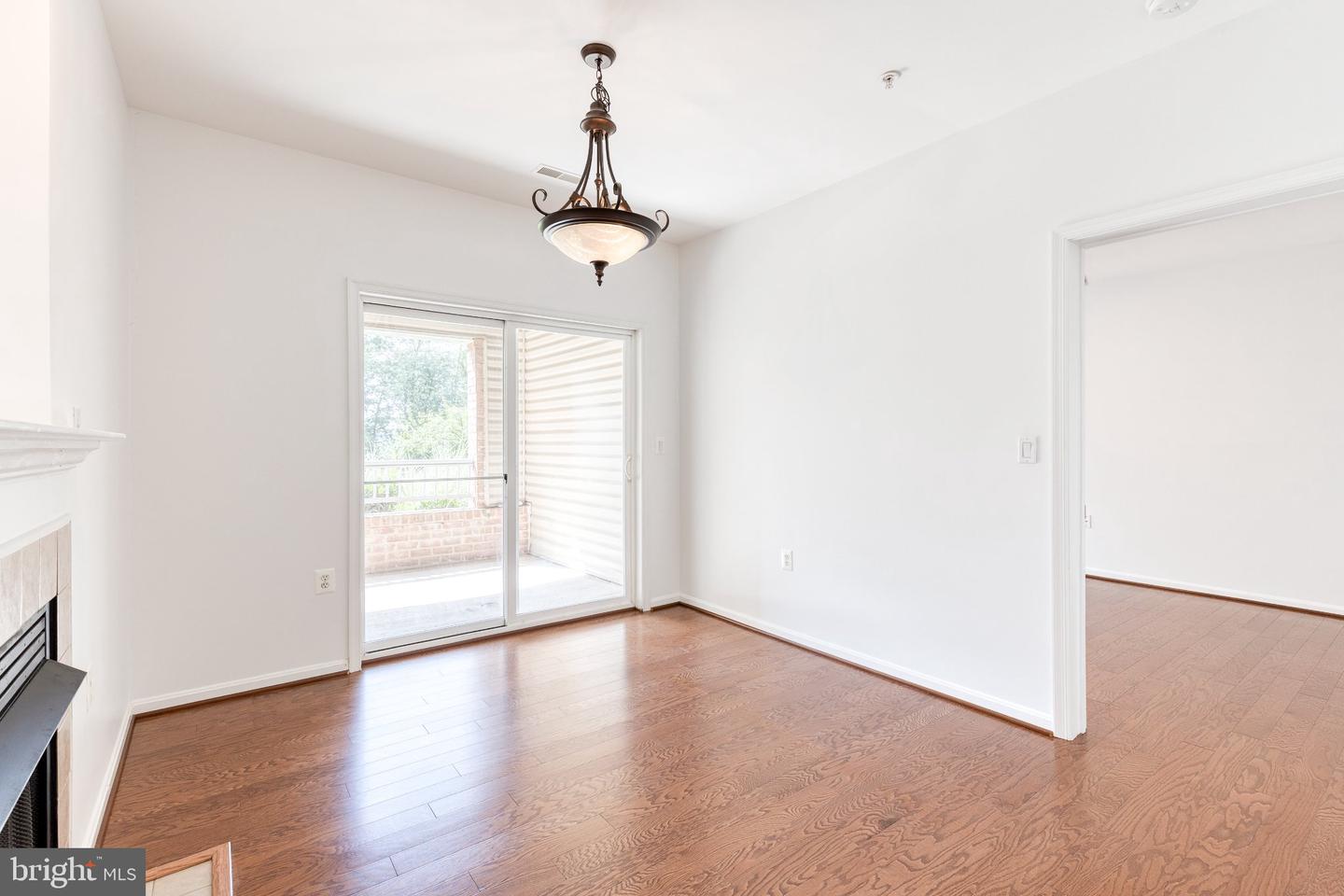 400 Symphony #142e Property Photo 15