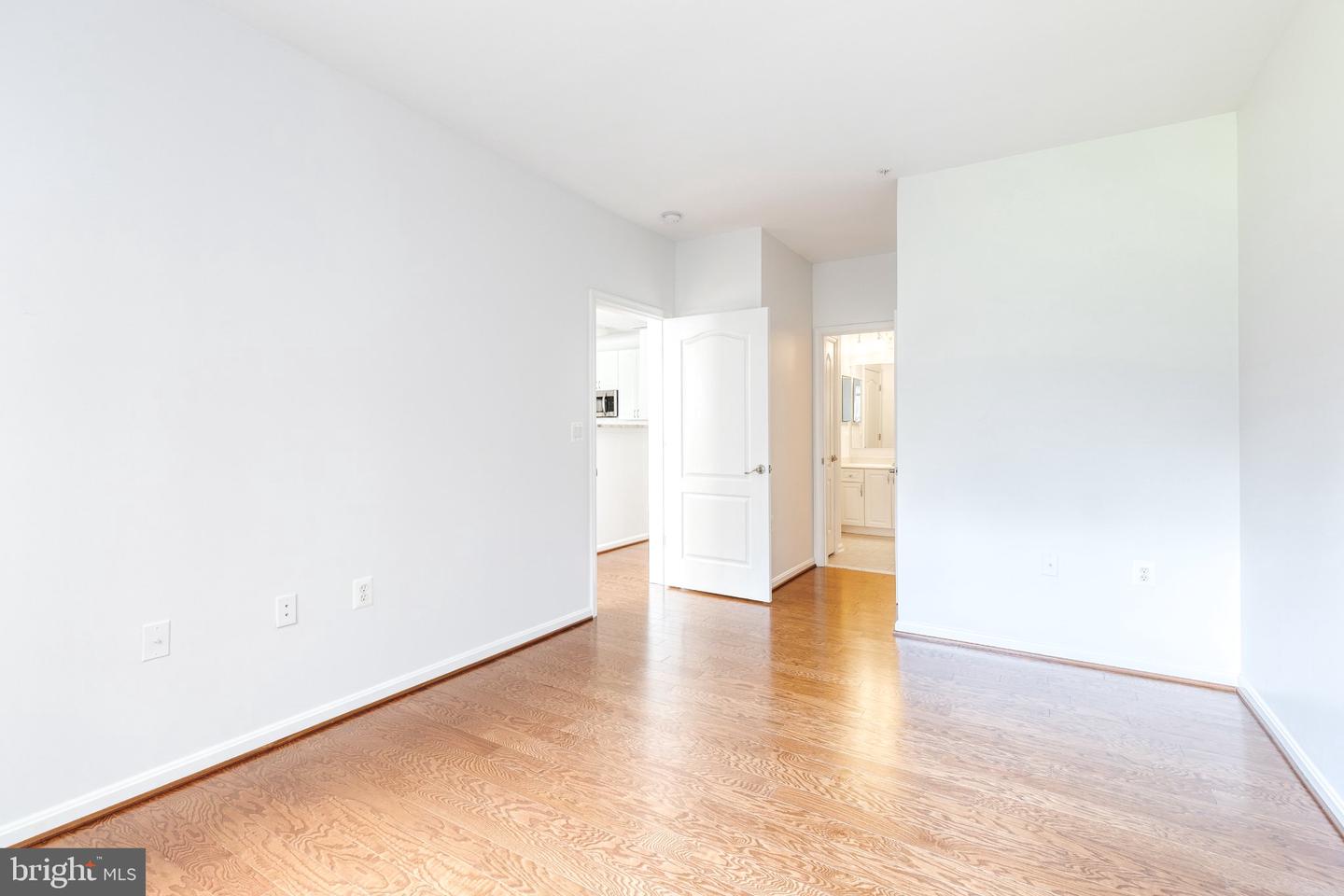 400 Symphony #142e Property Photo 29
