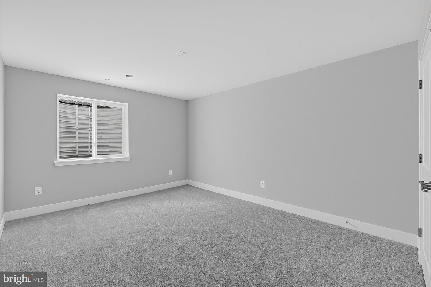 617 Harrington St Property Photo 12