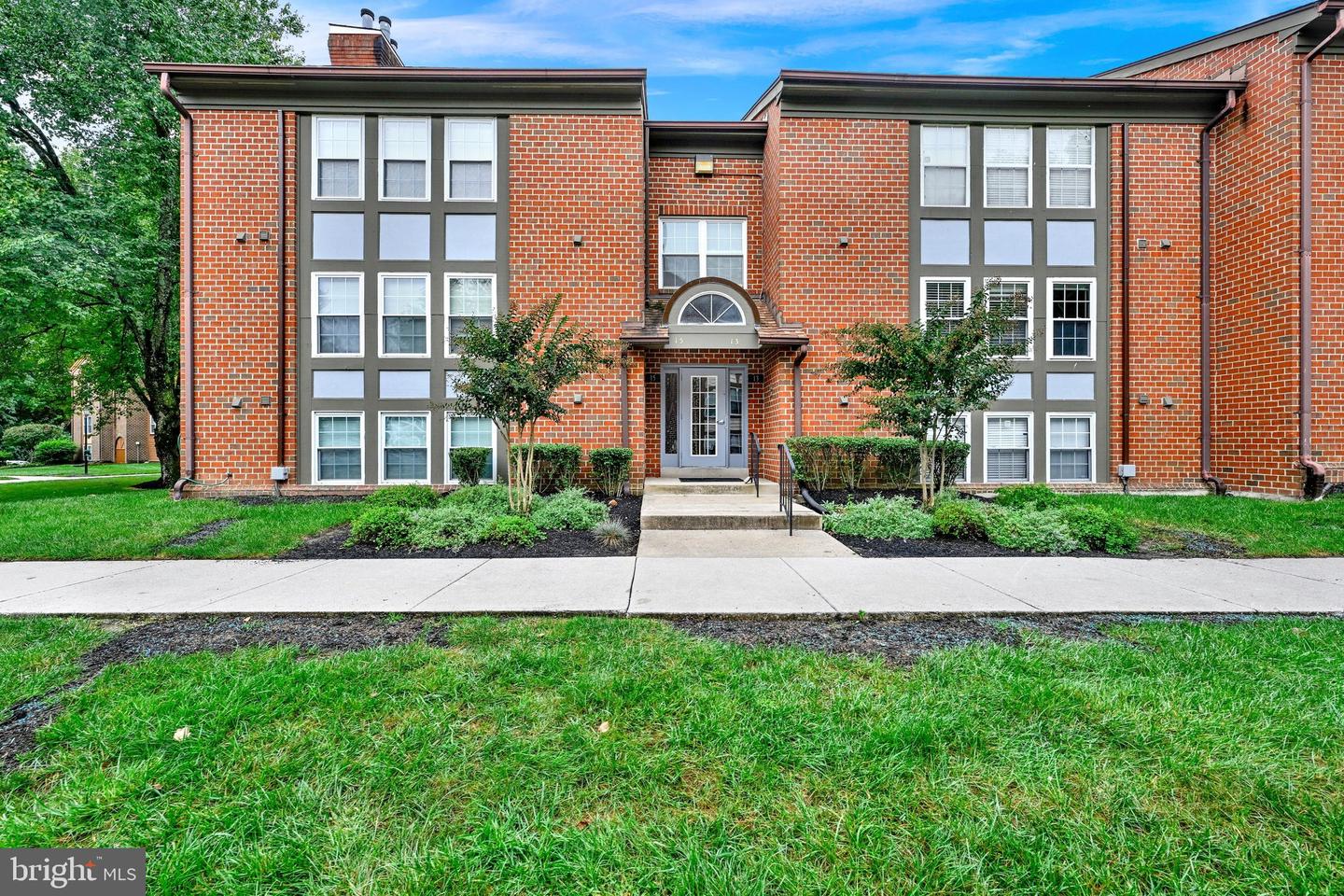 13 Pipe Hill Ct #b Property Photo 2