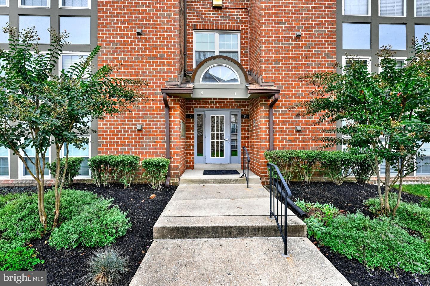 13 Pipe Hill Ct #b Property Photo 3