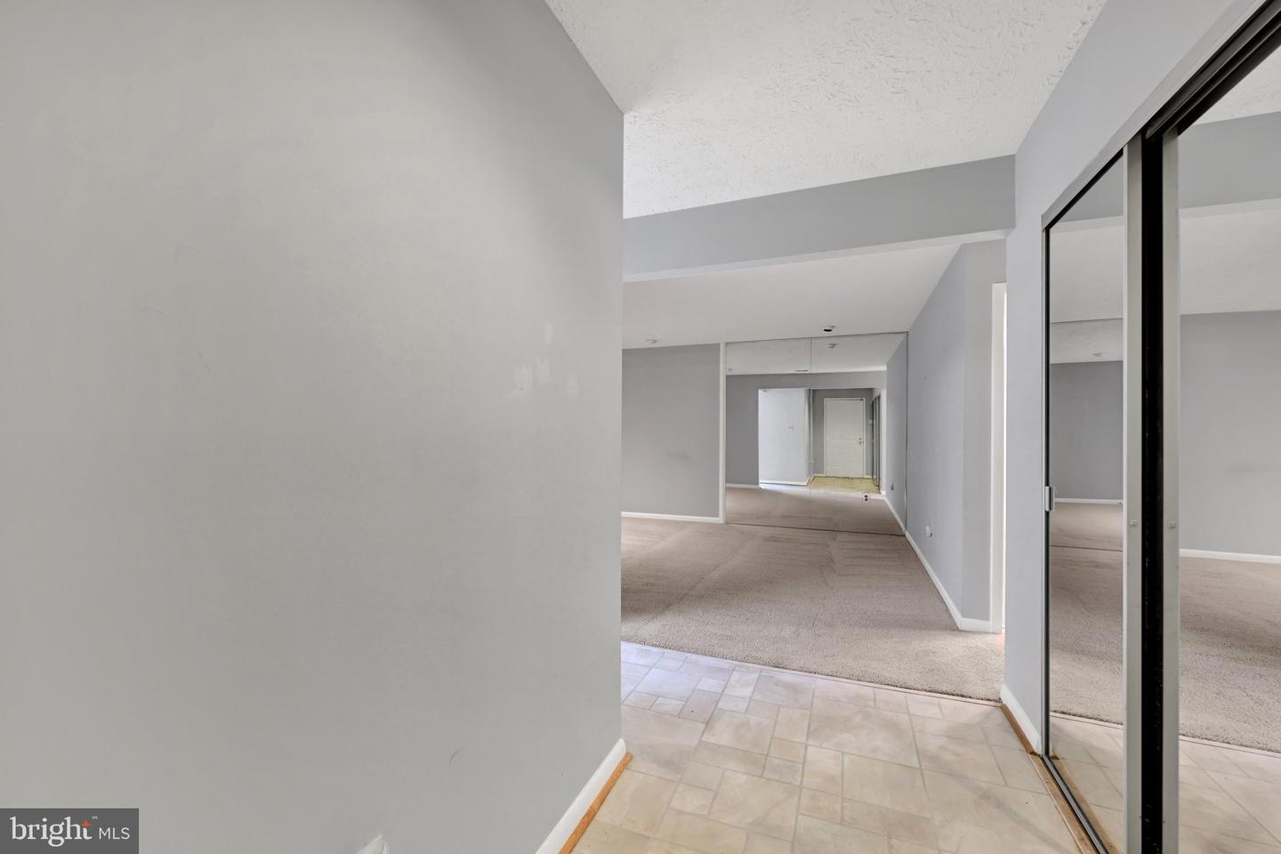 13 Pipe Hill Ct #b Property Photo 5