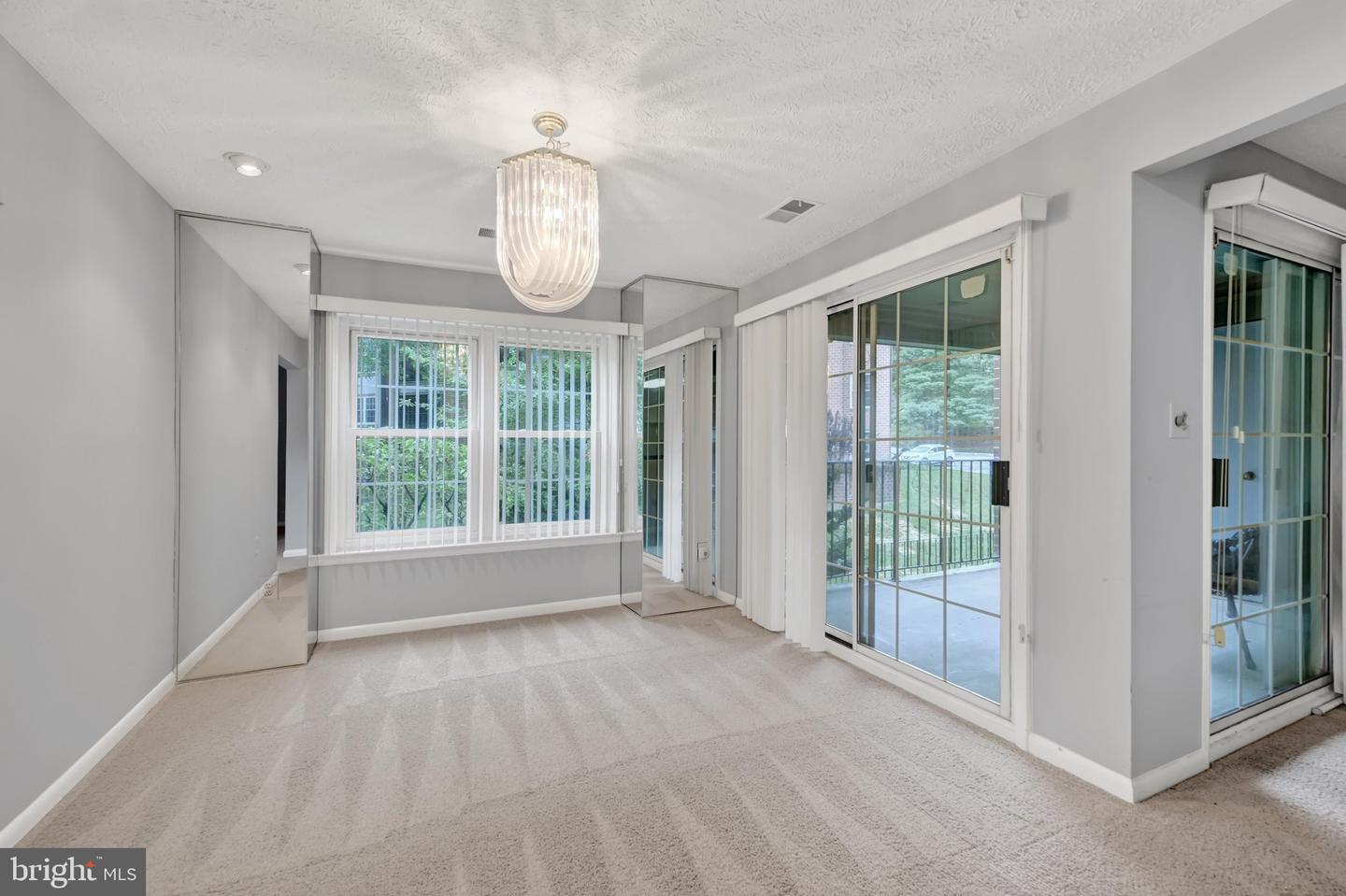 13 Pipe Hill Ct #b Property Photo 10