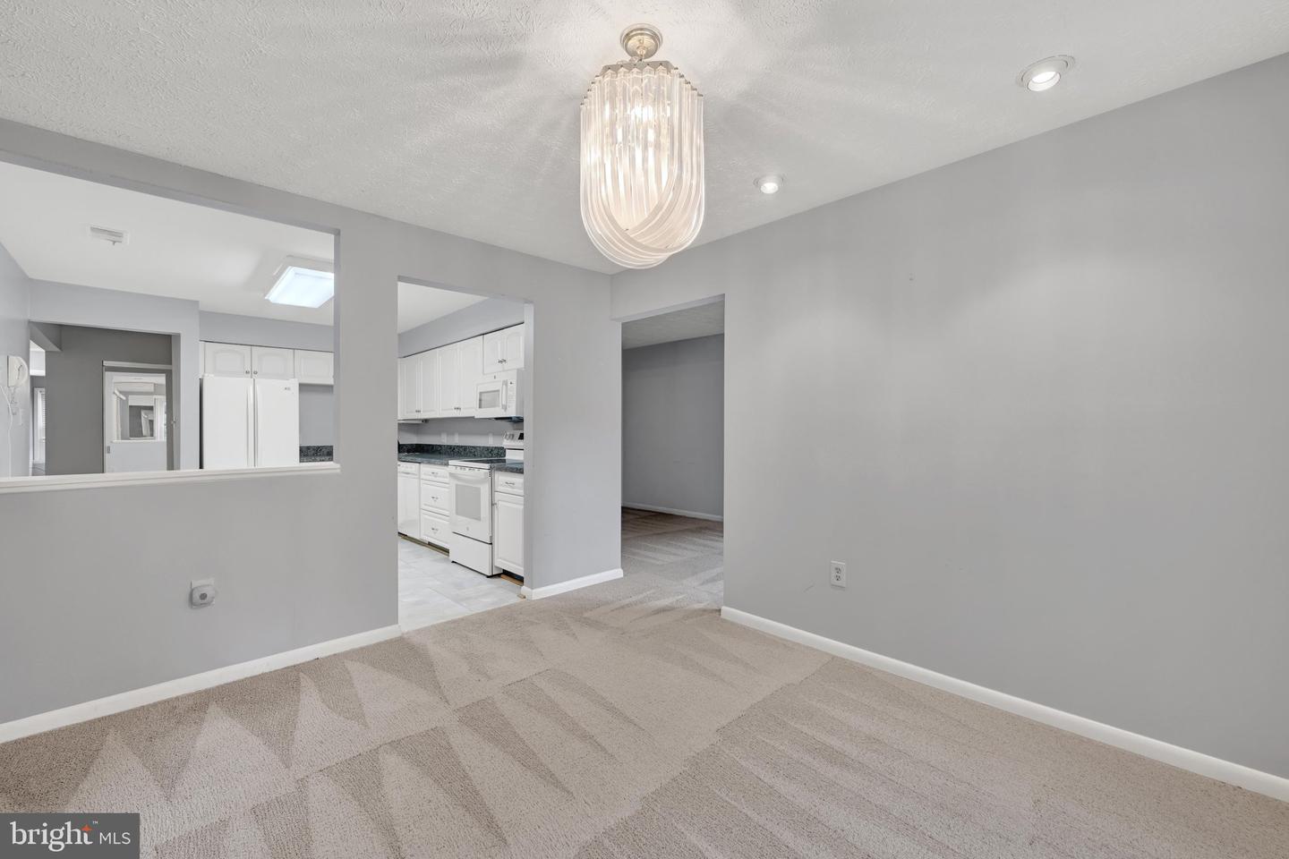 13 Pipe Hill Ct #b Property Photo 11