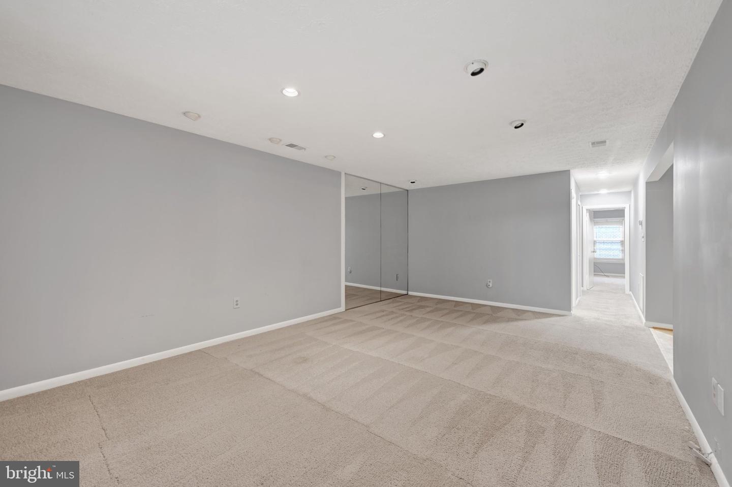 13 Pipe Hill Ct #b Property Photo 17