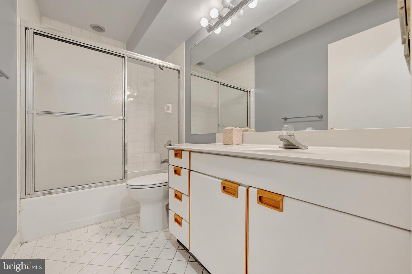 13 Pipe Hill Ct #b Property Photo 18