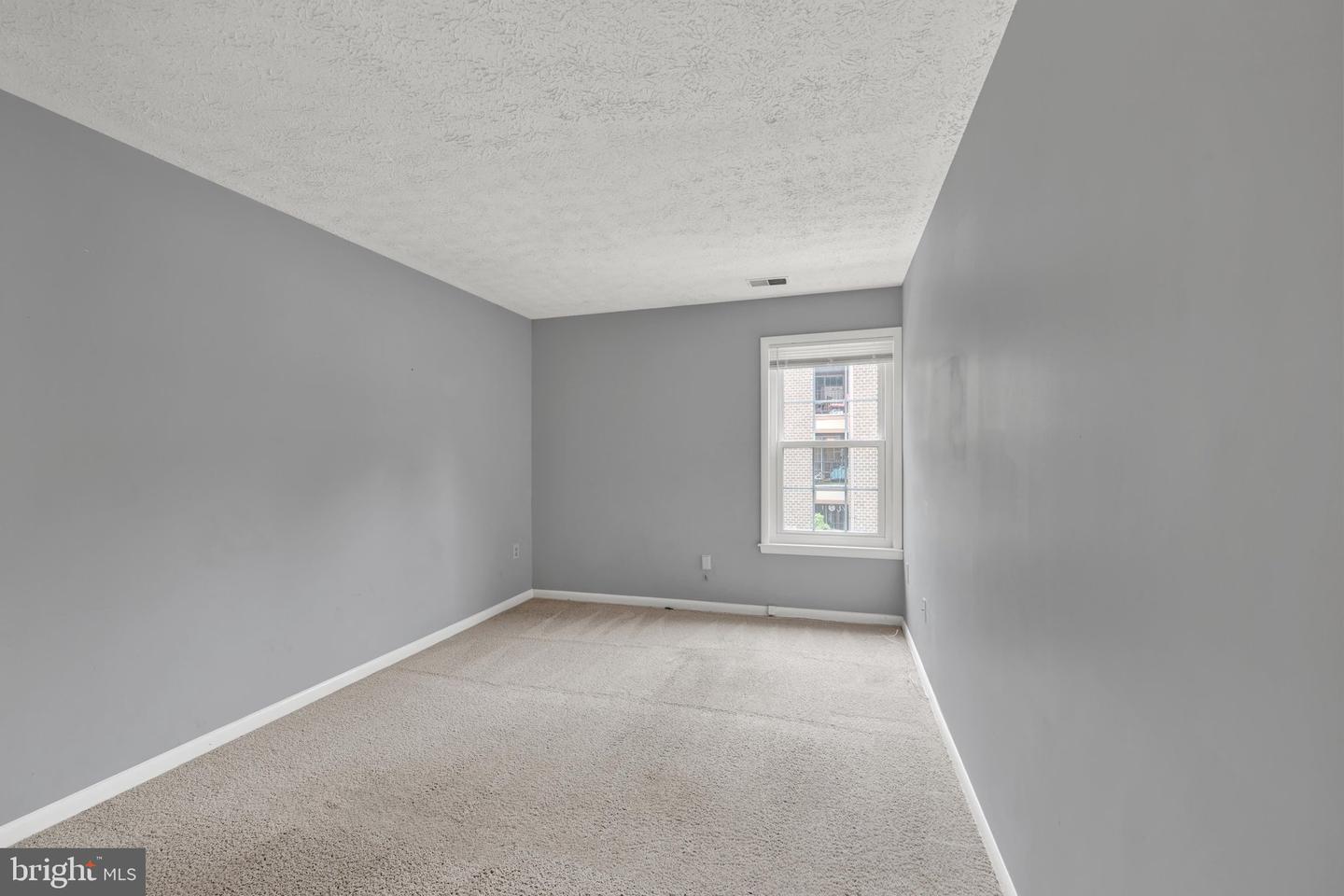 13 Pipe Hill Ct #b Property Photo 20