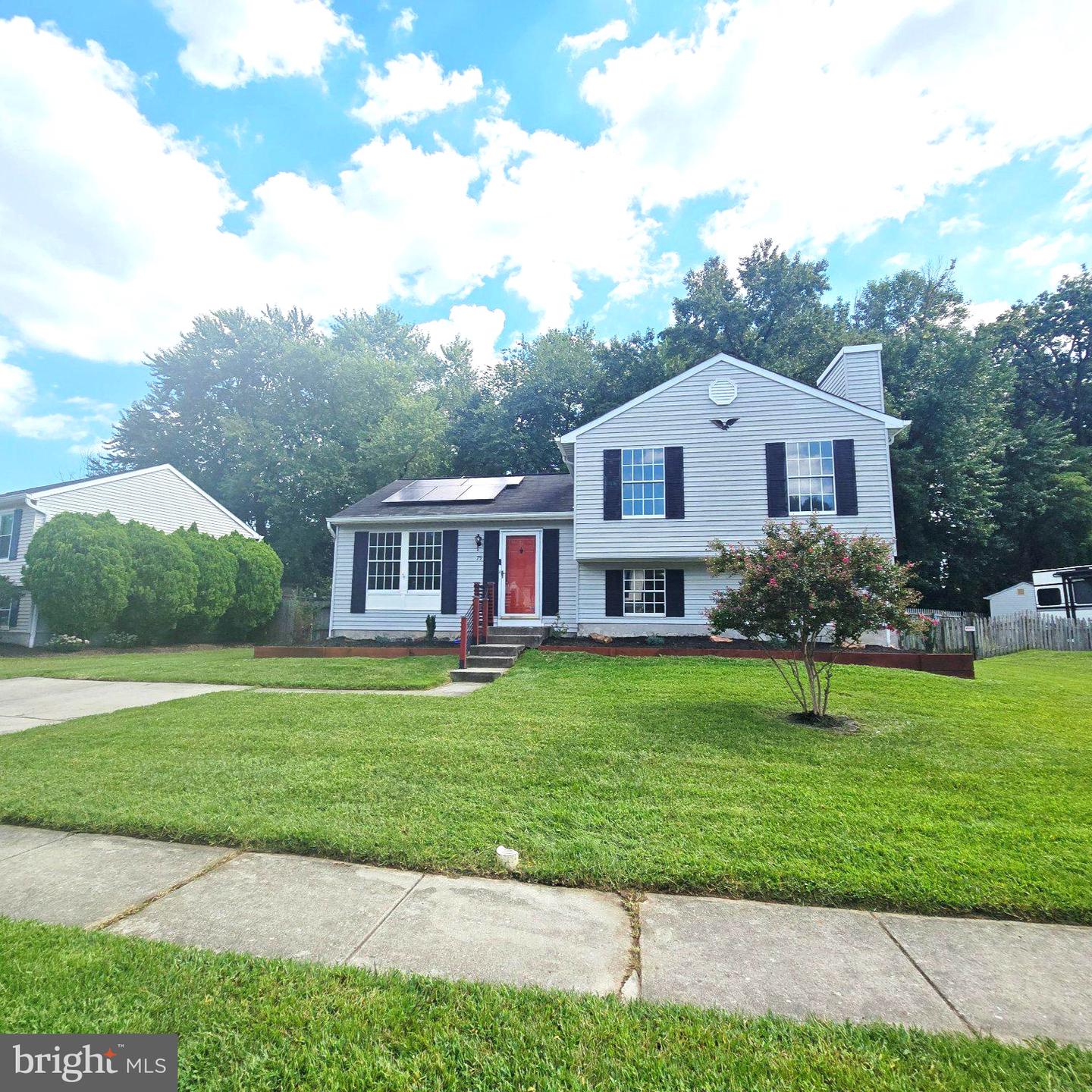 79 Yew Rd Property Photo 1