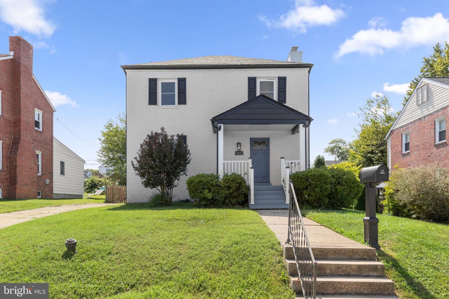 4225 CARDWELL AVE Property Photo 1