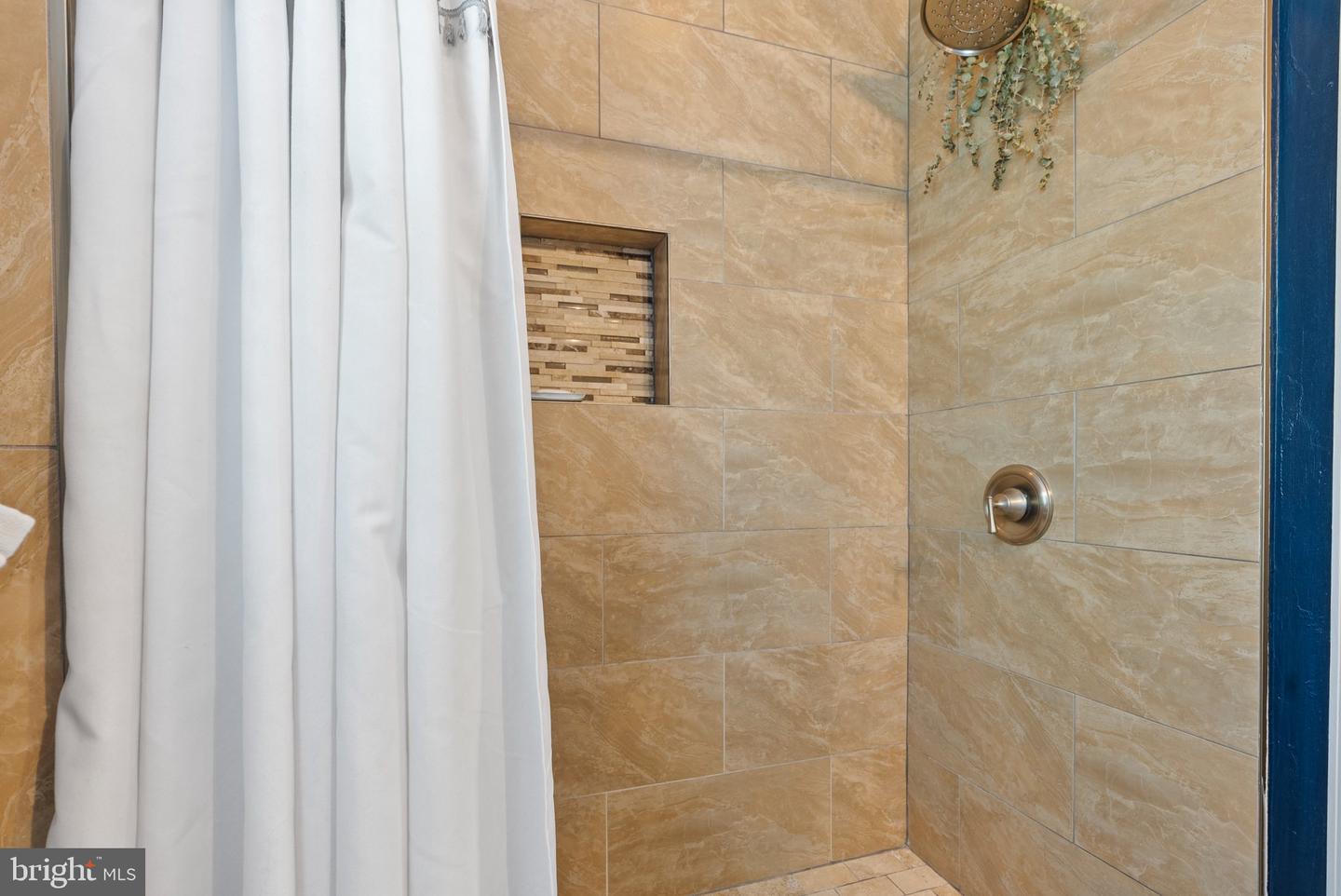 912 Locustvale Rd Property Photo 24