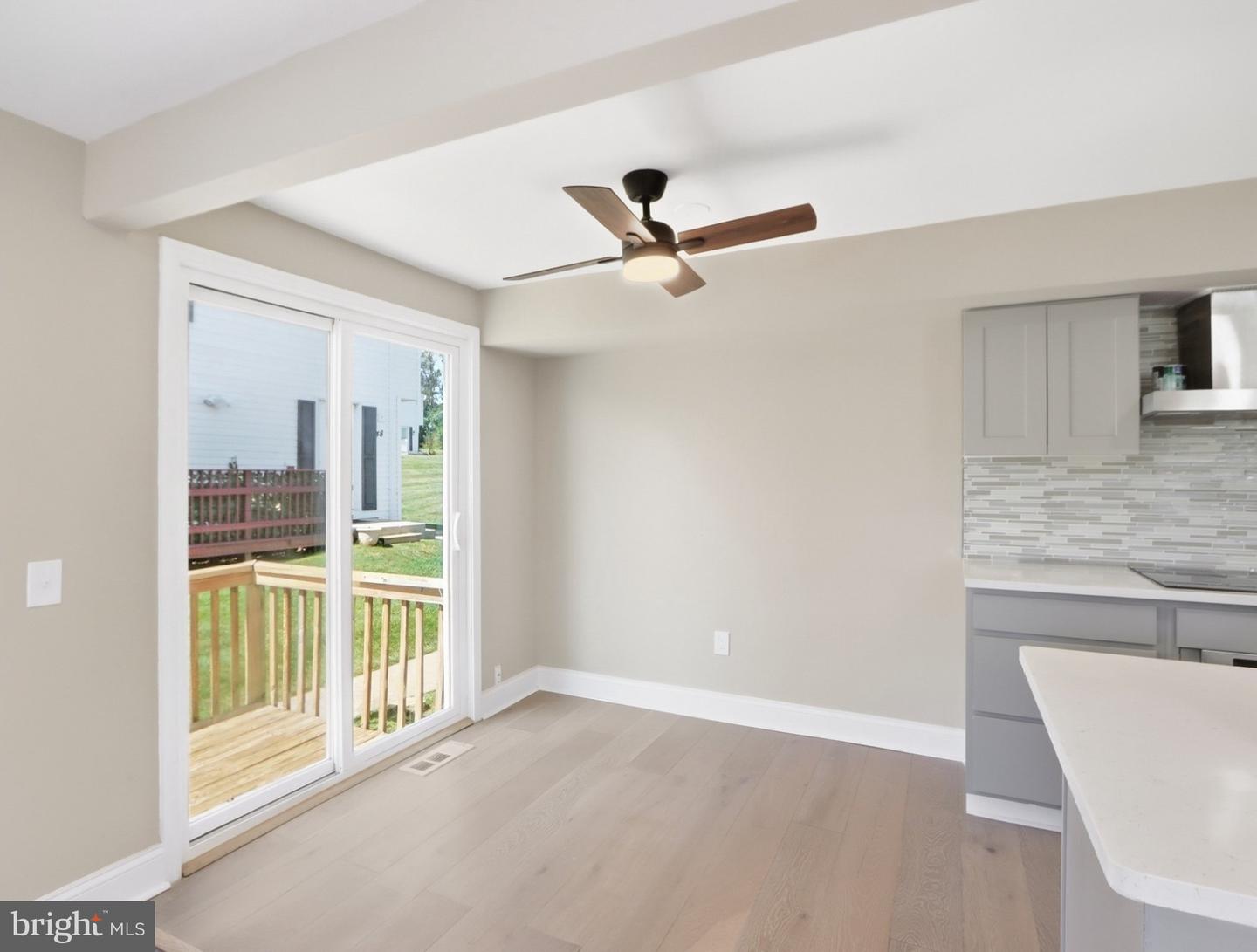 52 Ewing Dr #b Property Photo 6