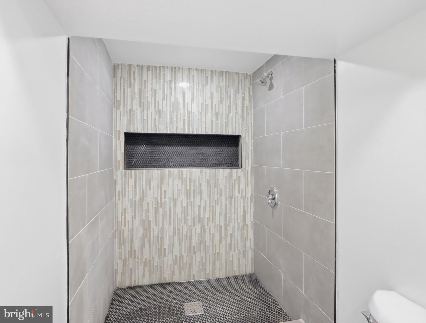 52 Ewing Dr #b Property Photo 14