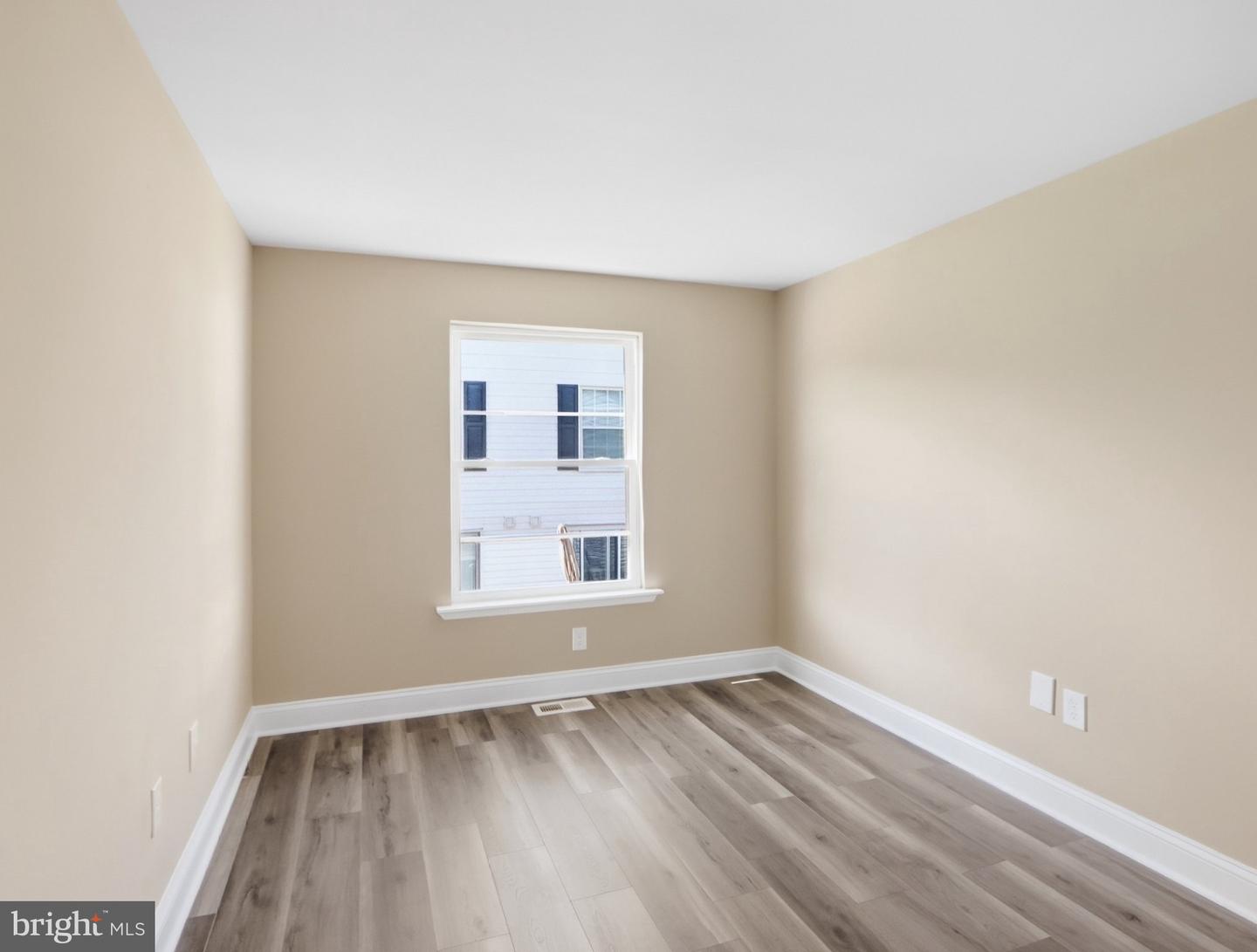 52 Ewing Dr #b Property Photo 23